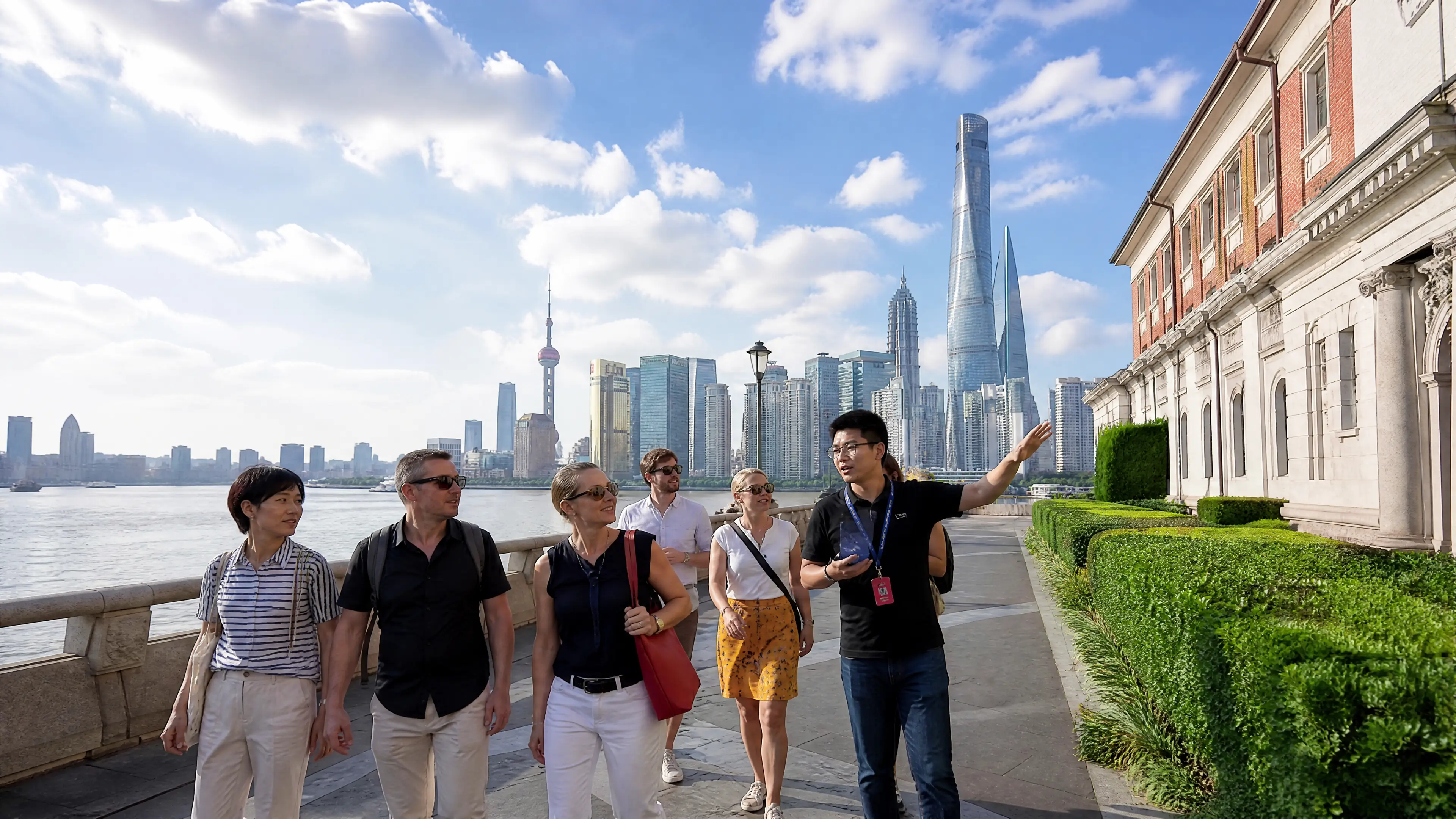 Shanghai, Zhangjiajie and Fenghuang: 7-day sightseeing tour